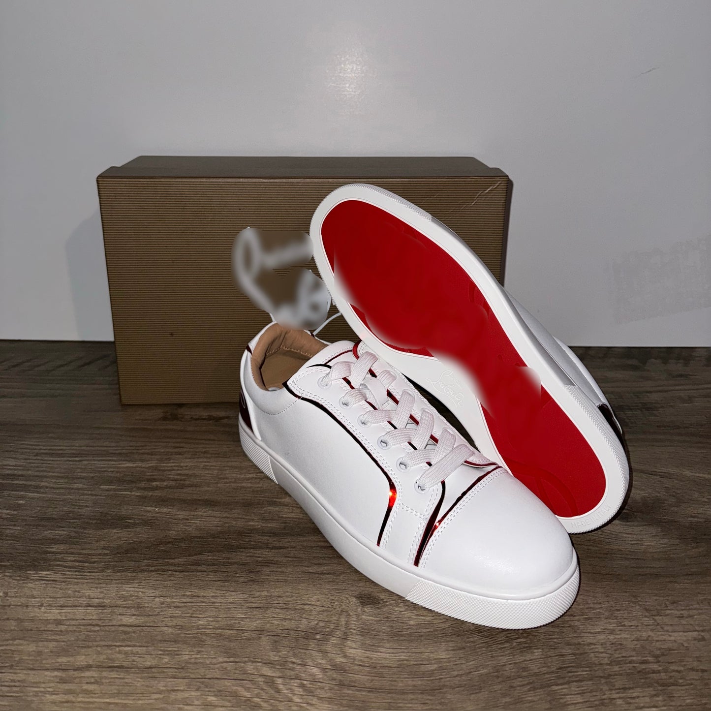 V'S WHITE & RED - LOW TOPS