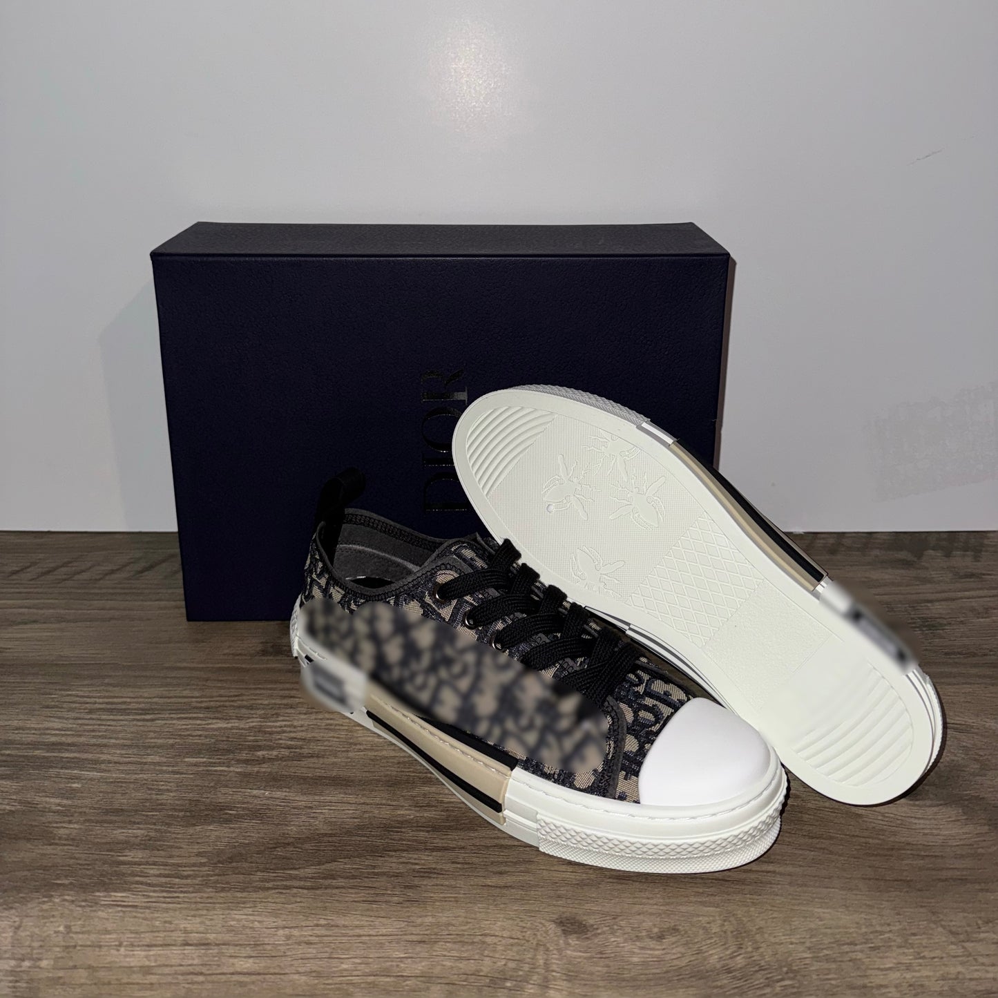 ADORE BROWN & BLACK - LOW TOPS